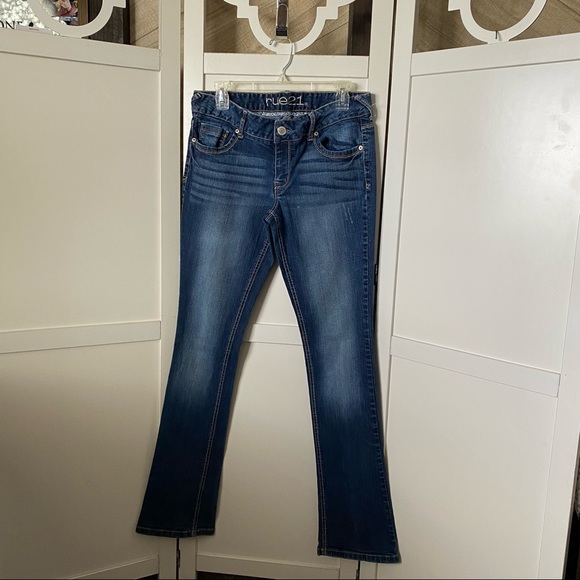 Rue21 Skinny boot cut jeans with a flare at the bottom. Size Long 9/10 - Picture 1 of 10